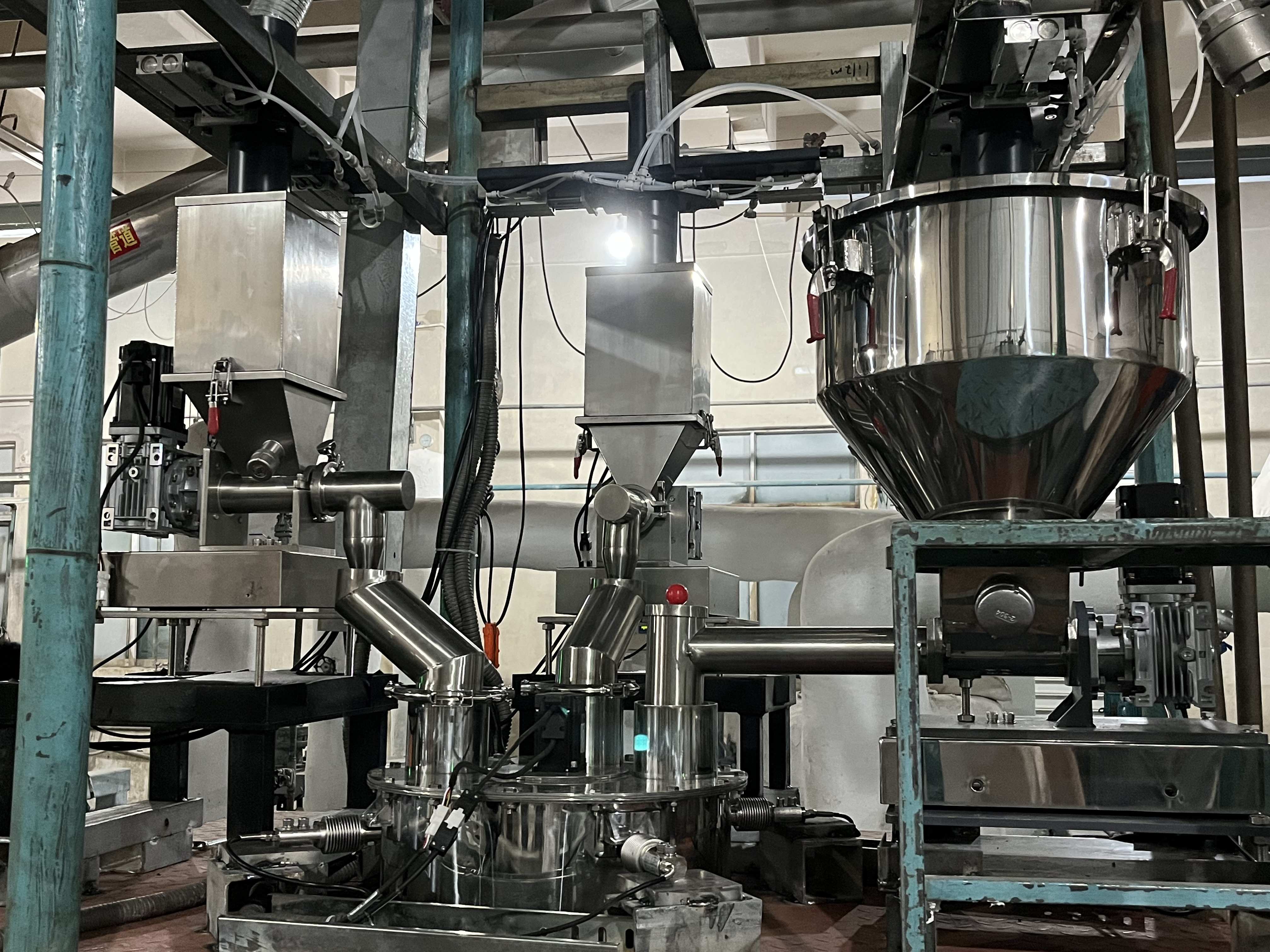 失重秤是什么，在色母機中起到什么作用？